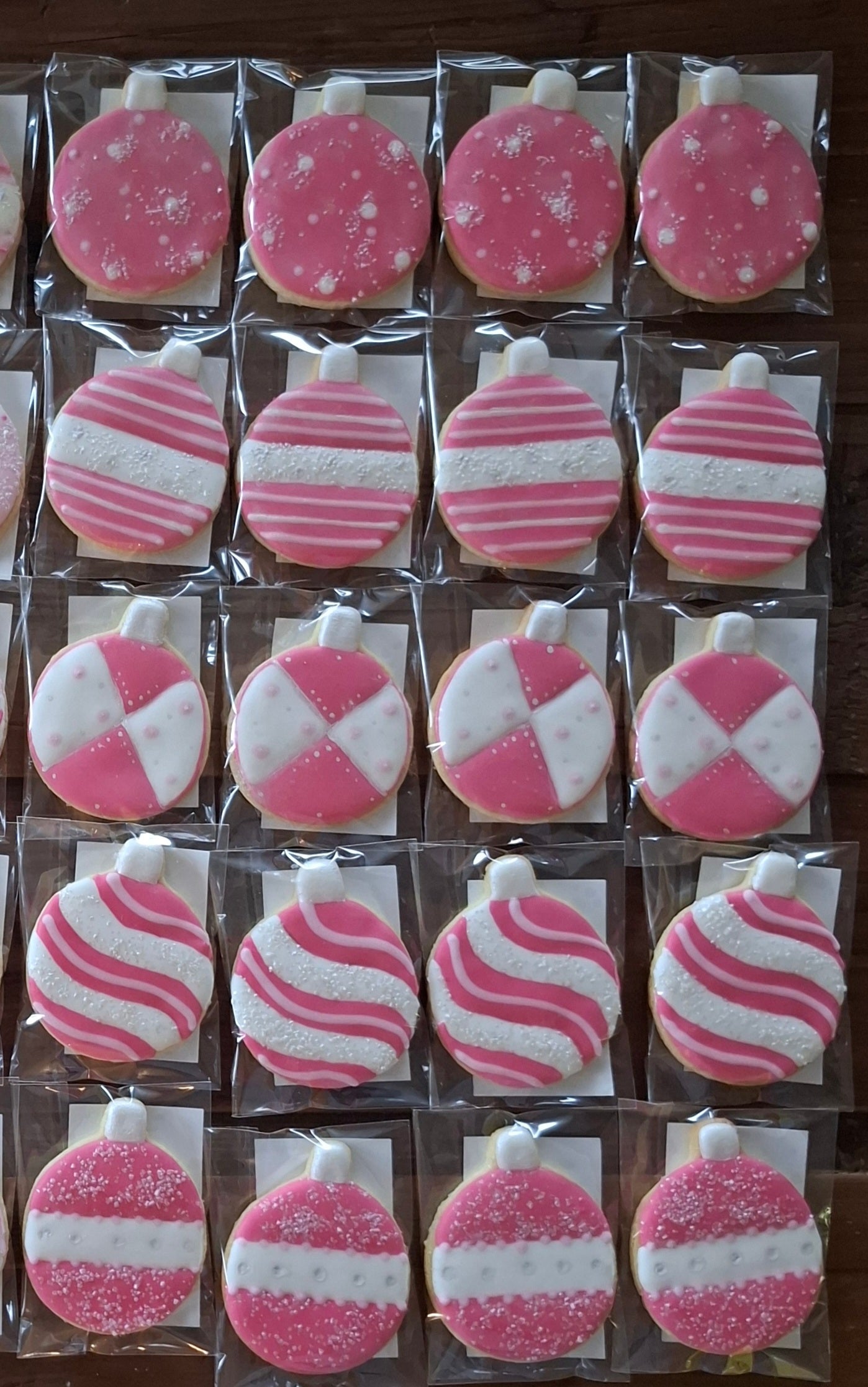 ICED CHRISTMAS BAUBLE COOKIES