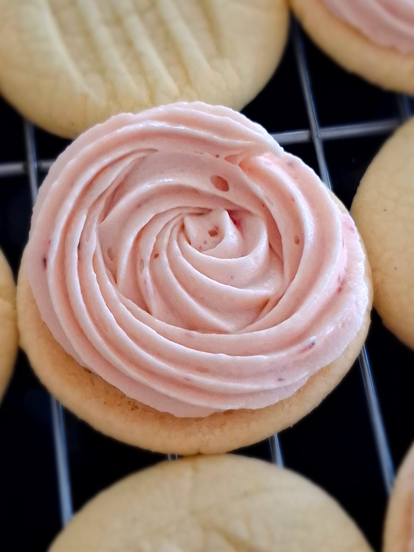 VANILLA MELTING MOMENTS WITH STRAWBERRY BUTTERCREAM FILLING - RECIPE