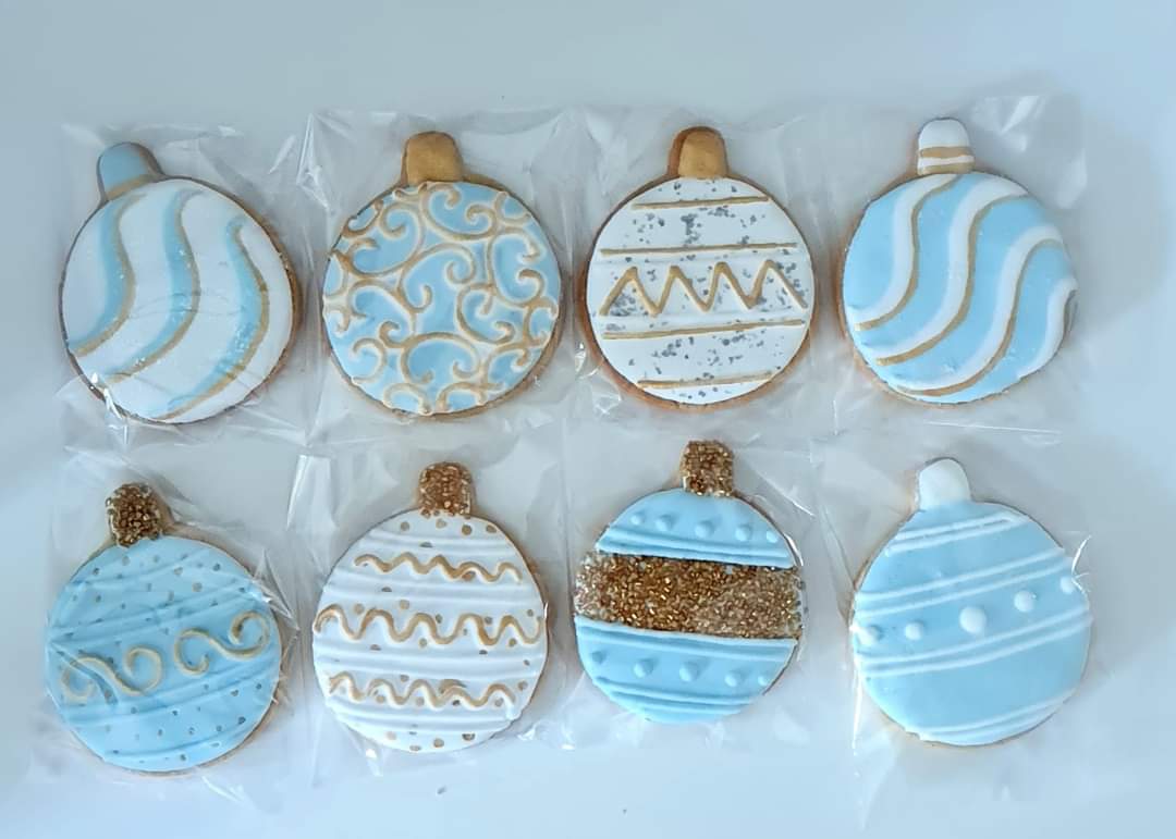 ICED CHRISTMAS BAUBLE COOKIES